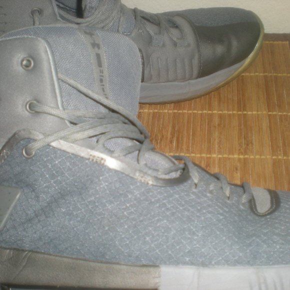 UINDER ARMOUR CHARGED BANDIT    Mid Hiking Boots Size 11 main image 4